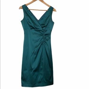 🦚Green Dress. Sophisticated Emerald dress size 4